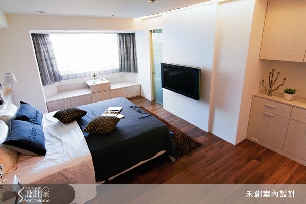 鄰近河堤，擁有充沛陽光綠意的住宅空間，是父母送給兒